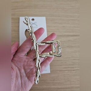 Gold and Pearl metal Hair Clip